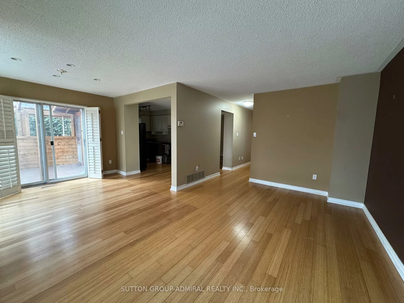 27, Dawson, Hills of St Andrew, Aurora