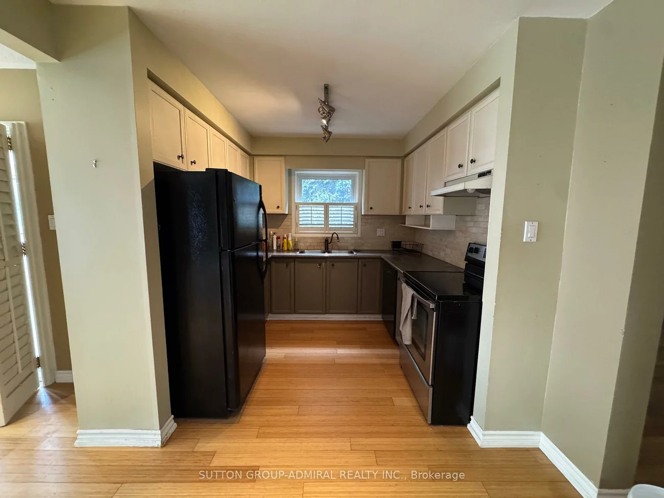 27, Dawson, Hills of St Andrew, Aurora