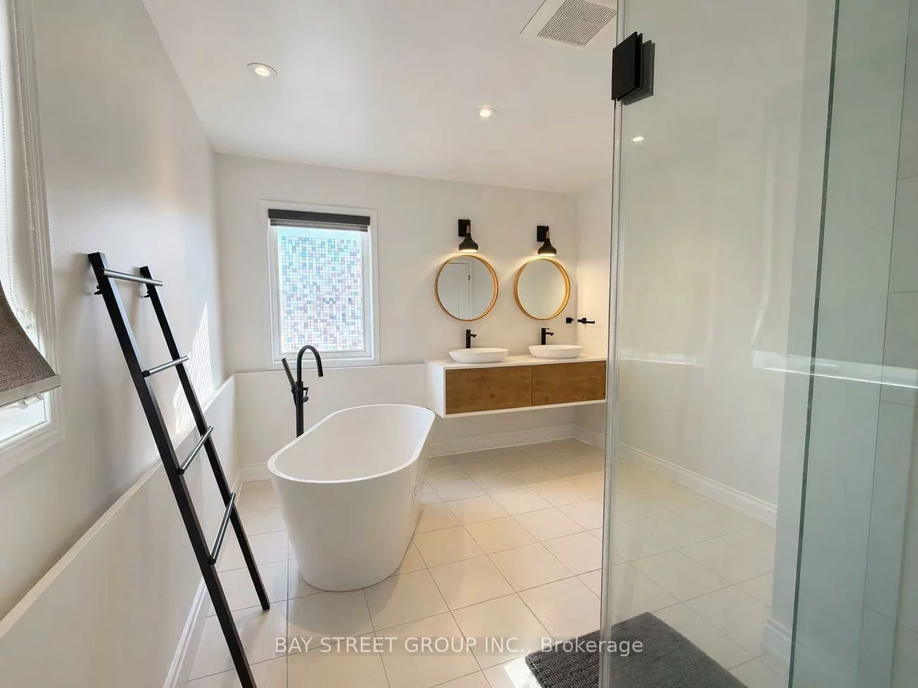 42, Fouracre, Bayview Northeast, Aurora