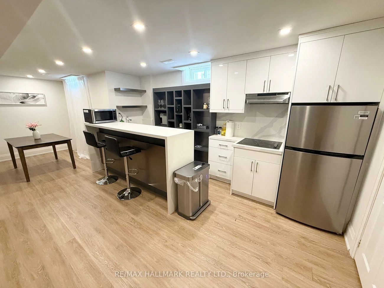 7, Charing, Aurora Highlands, Aurora