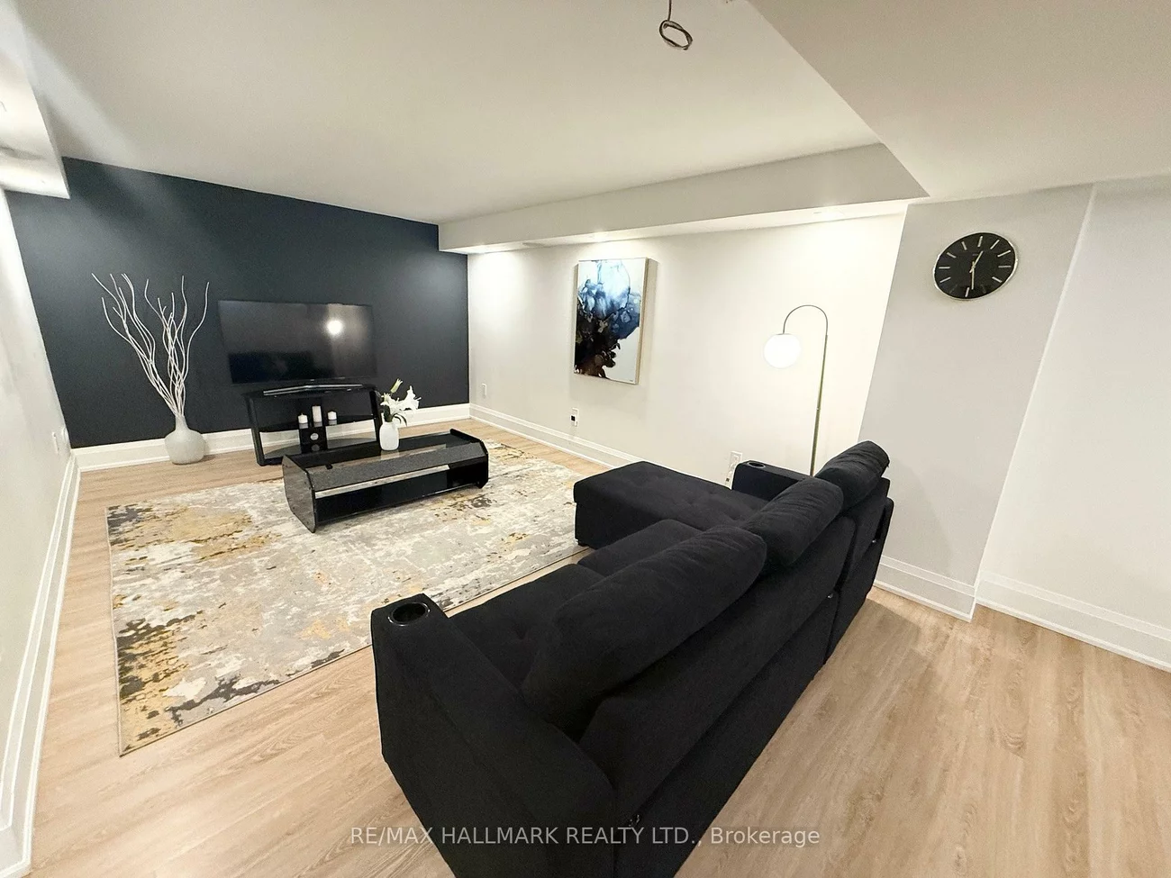 7, Charing, Aurora Highlands, Aurora