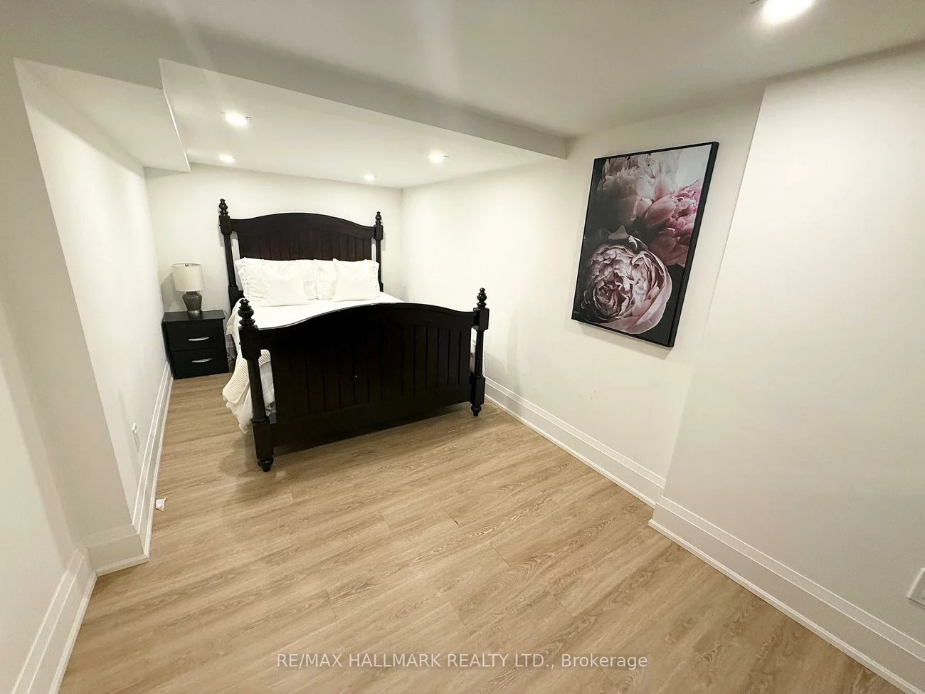 7, Charing, Aurora Highlands, Aurora