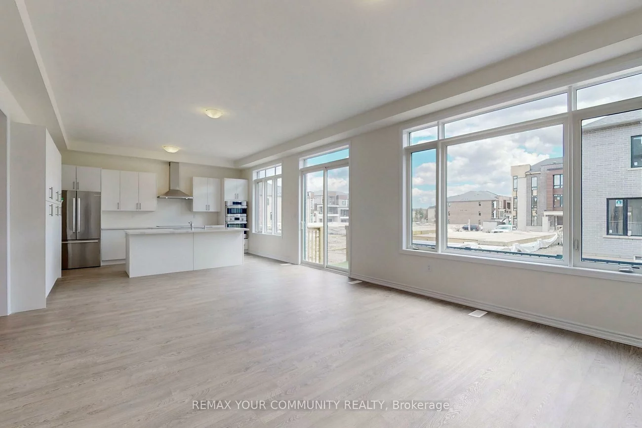 105, Halldorson, Bayview Northeast, Aurora