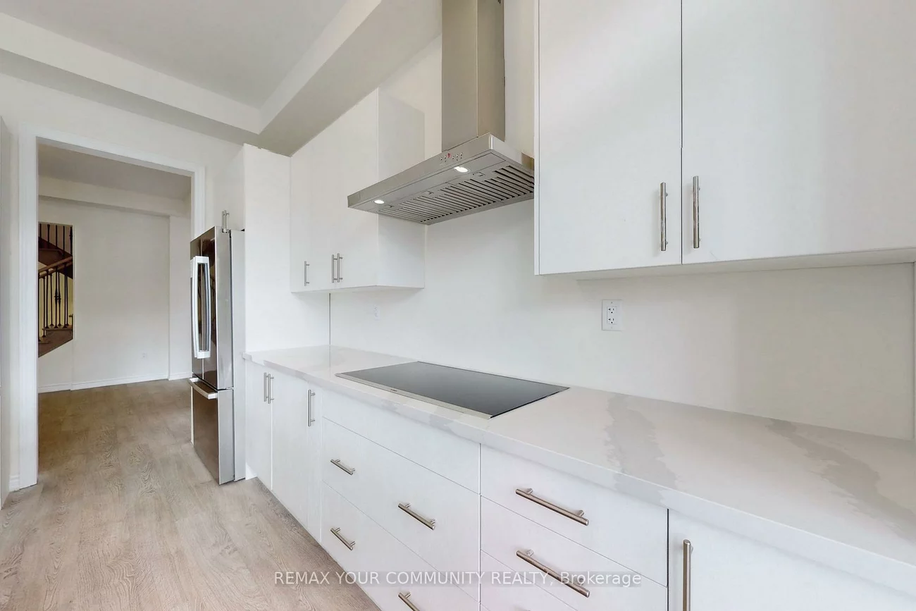 105, Halldorson, Bayview Northeast, Aurora