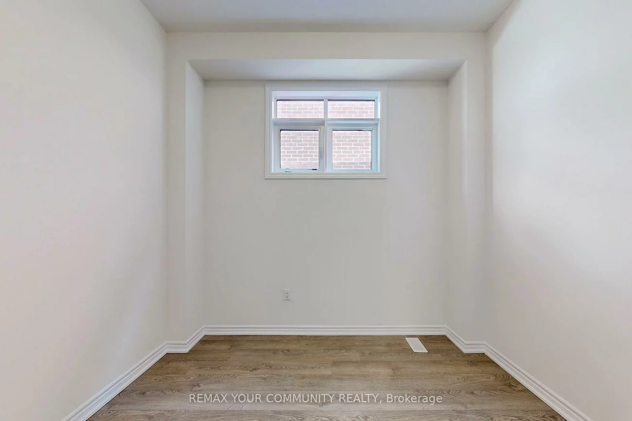 105, Halldorson, Bayview Northeast, Aurora