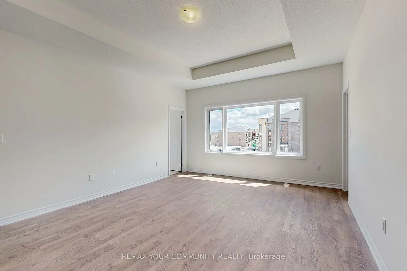 105, Halldorson, Bayview Northeast, Aurora