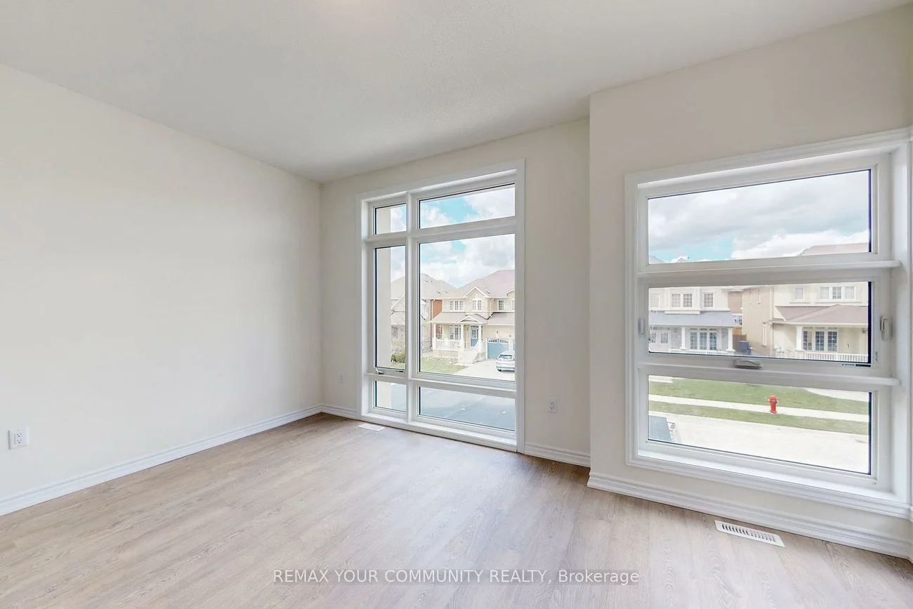 105, Halldorson, Bayview Northeast, Aurora