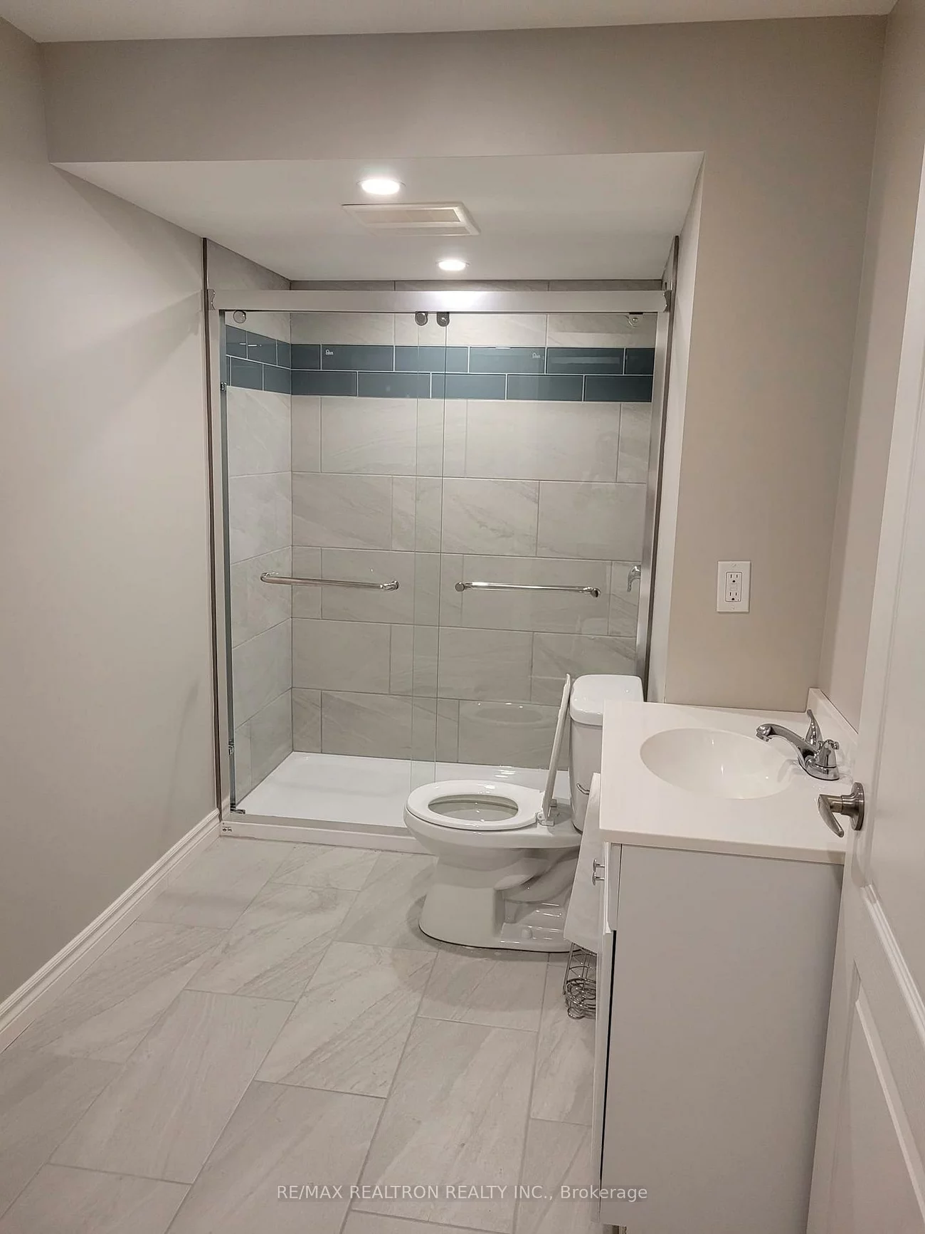 7, Billingham, Bayview Wellington, Aurora