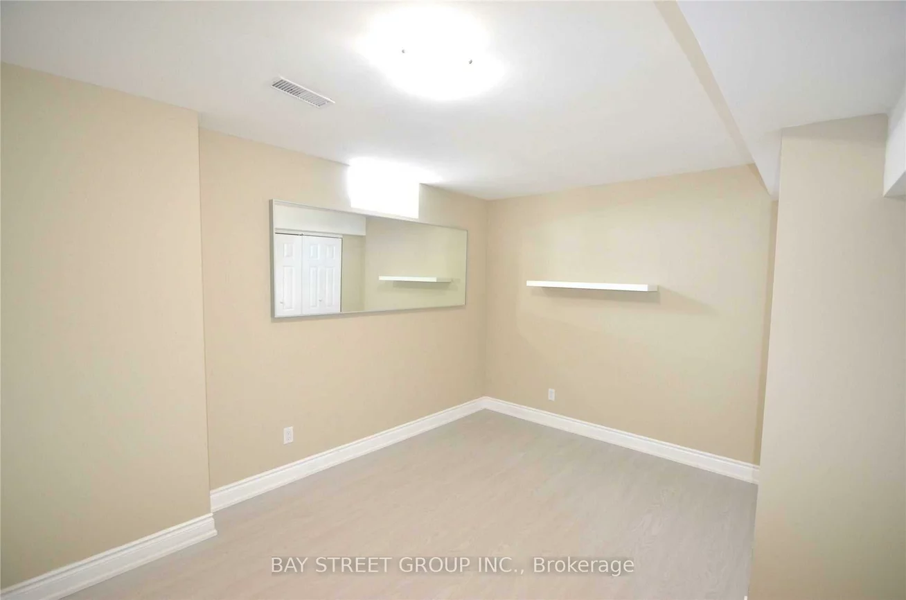 491, Mavrinac, Bayview Northeast, Aurora
