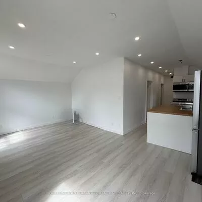 90, Wellington, Aurora Village, Aurora