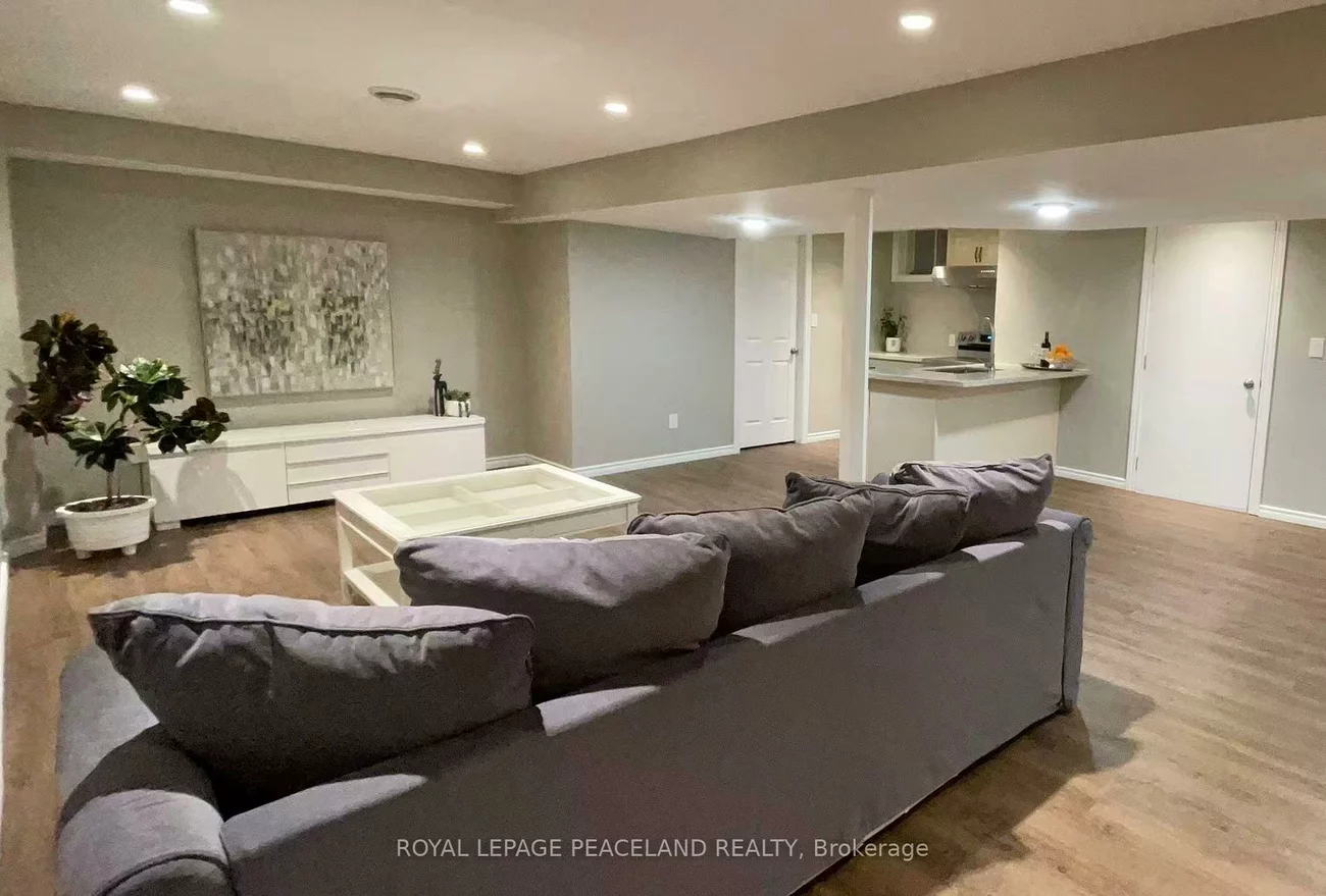 23, Halldorson, Bayview Northeast, Aurora