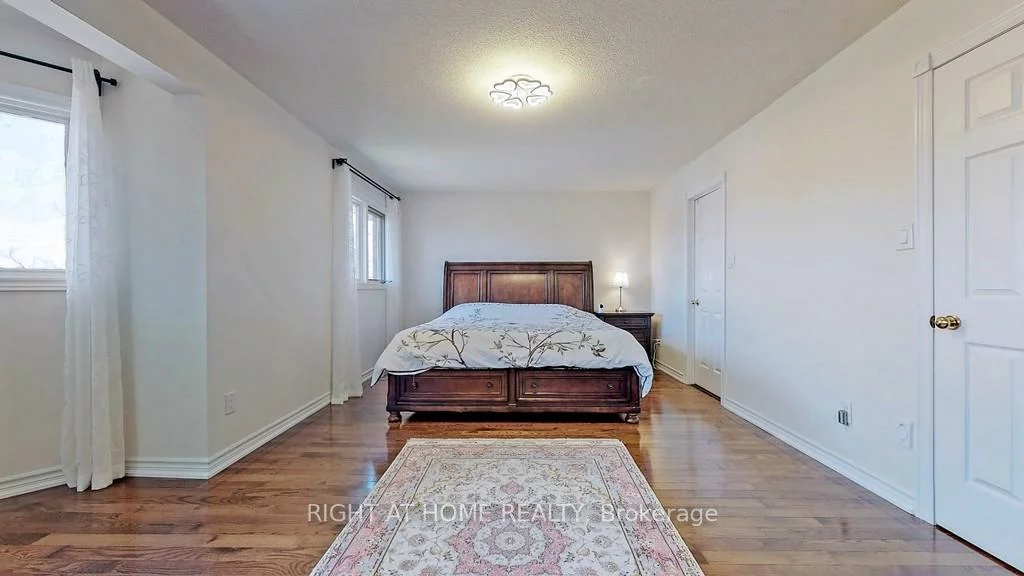 95, Lensmith, Aurora Highlands, Aurora