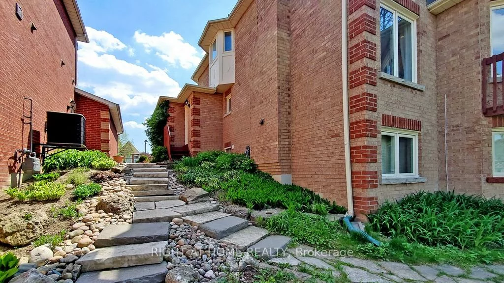 95, Lensmith, Aurora Highlands, Aurora