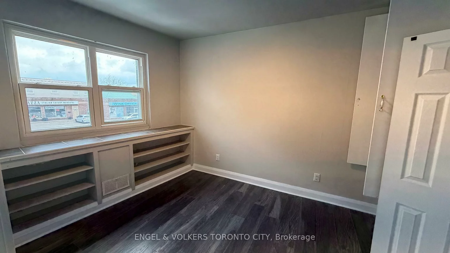15191, Yonge, Aurora Village, Aurora