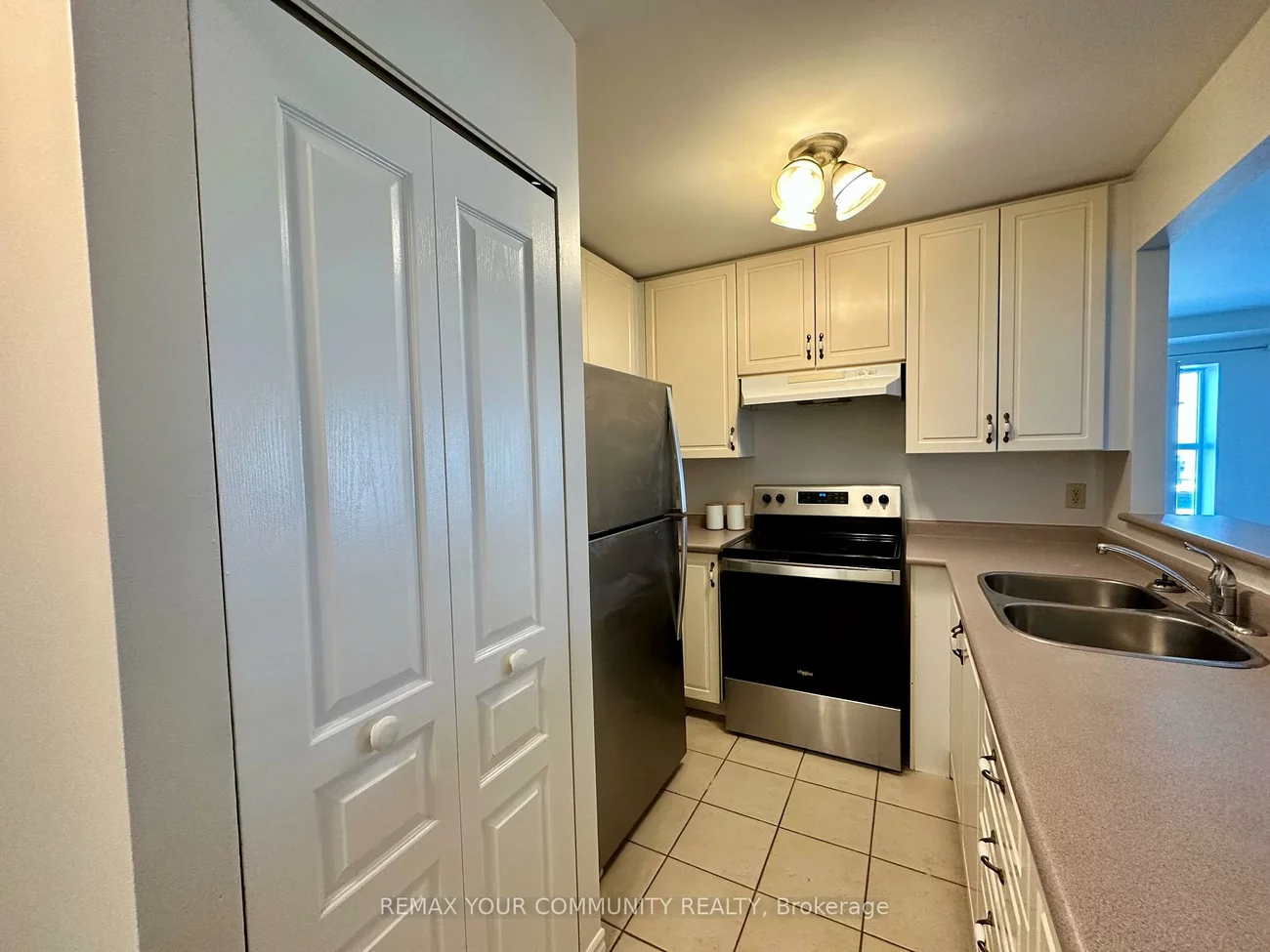 15207, Yonge, Aurora Village, Aurora