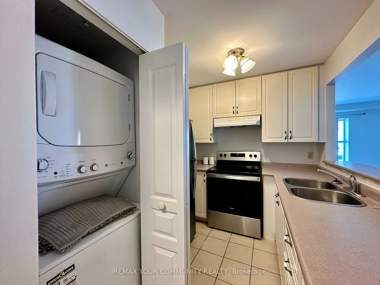15207, Yonge, Aurora Village, Aurora