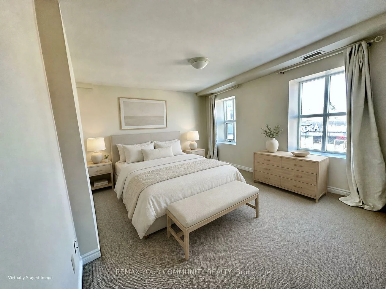 15207, Yonge, Aurora Village, Aurora