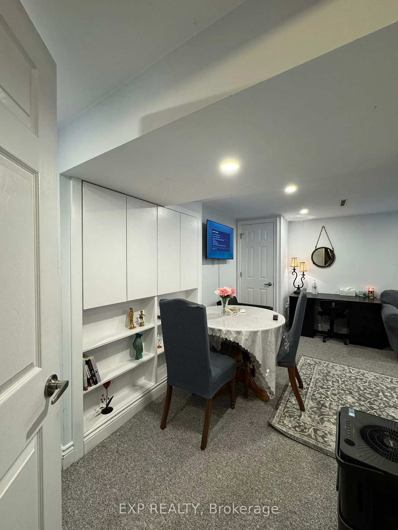 16, Haida, Aurora Heights, Aurora