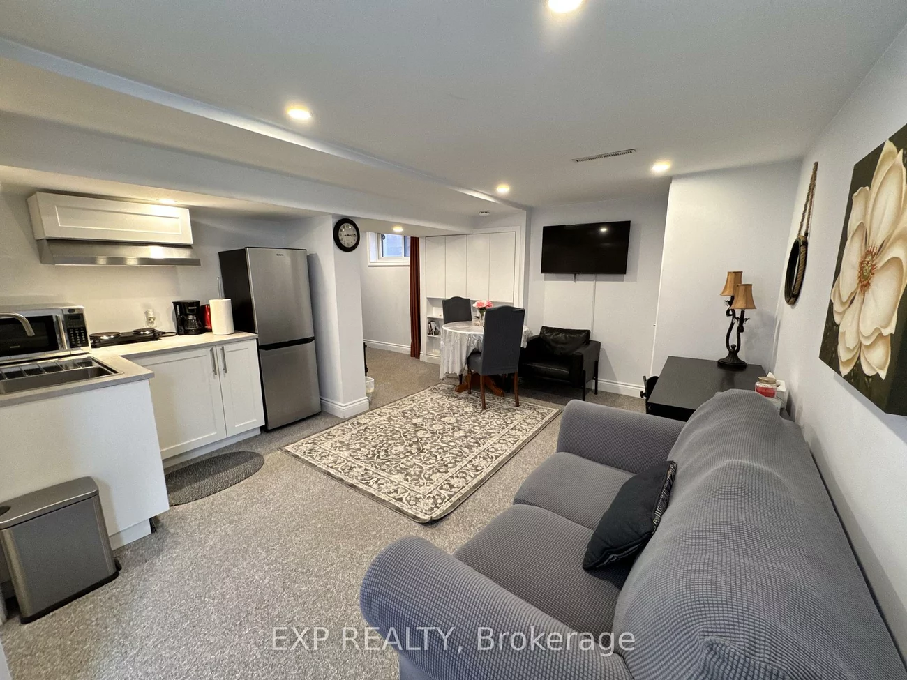 16, Haida, Aurora Heights, Aurora