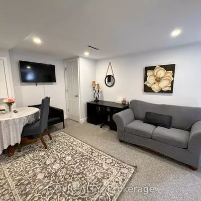 16, Haida, Aurora Heights, Aurora