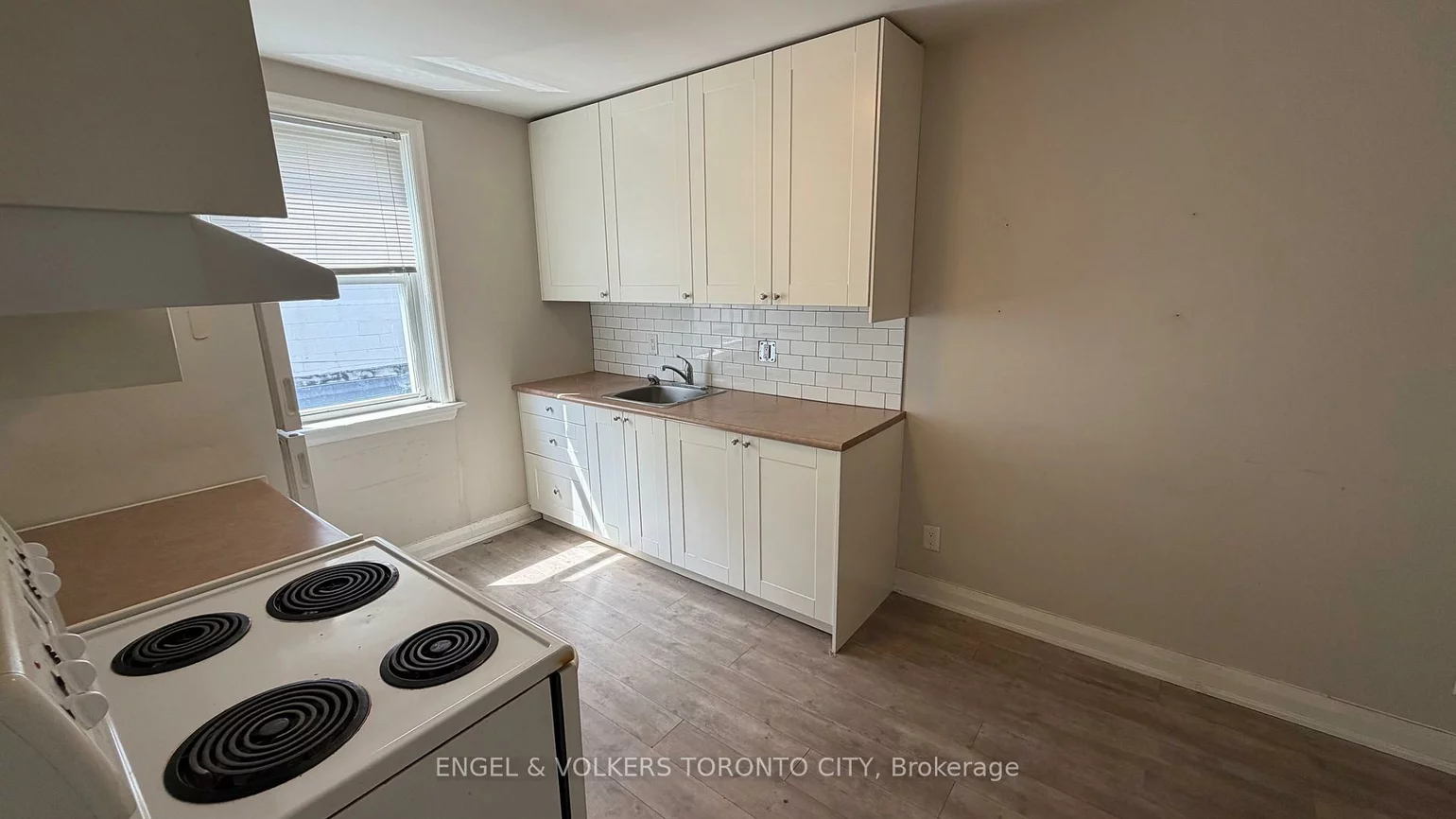 15191, Yonge, Aurora Village, Aurora