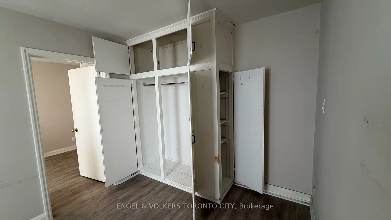 15191, Yonge, Aurora Village, Aurora