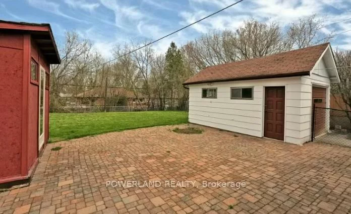 60, Collins, Aurora Heights, Aurora