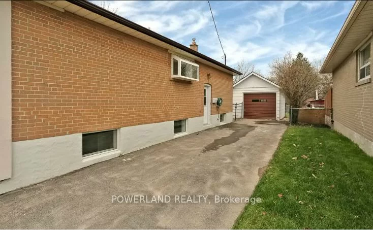 60, Collins, Aurora Heights, Aurora