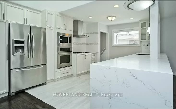 60, Collins, Aurora Heights, Aurora