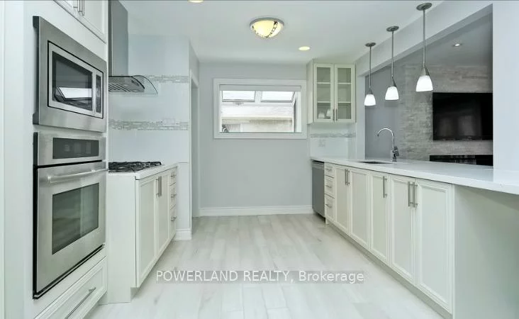 60, Collins, Aurora Heights, Aurora