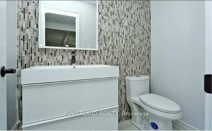 60, Collins, Aurora Heights, Aurora