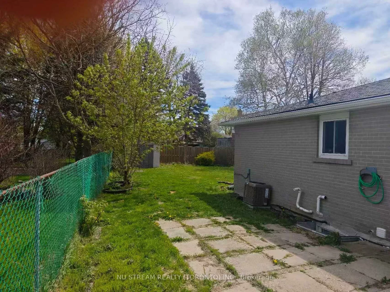 25, Bigwin, Aurora Heights, Aurora