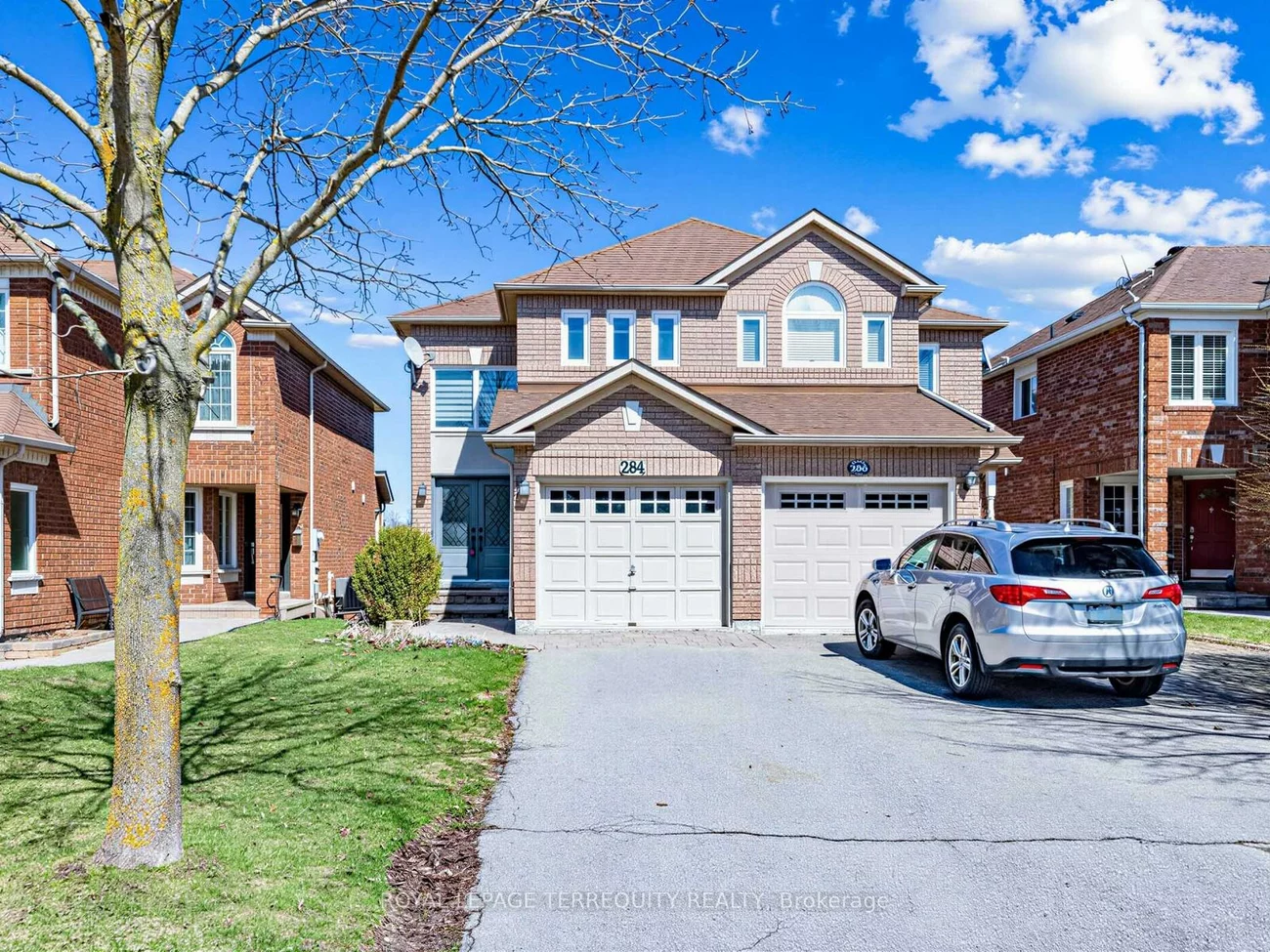 284, Pinnacle, Bayview Wellington, Aurora