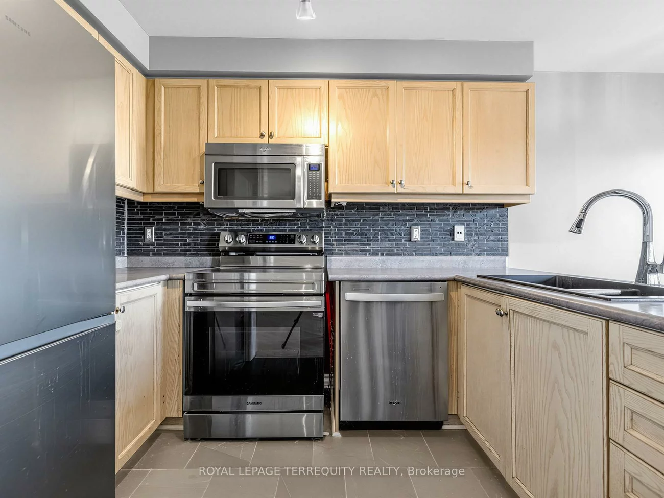 284, Pinnacle, Bayview Wellington, Aurora