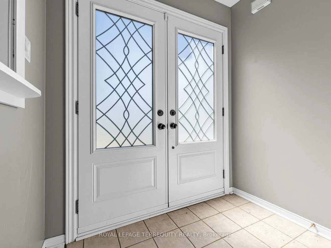284, Pinnacle, Bayview Wellington, Aurora