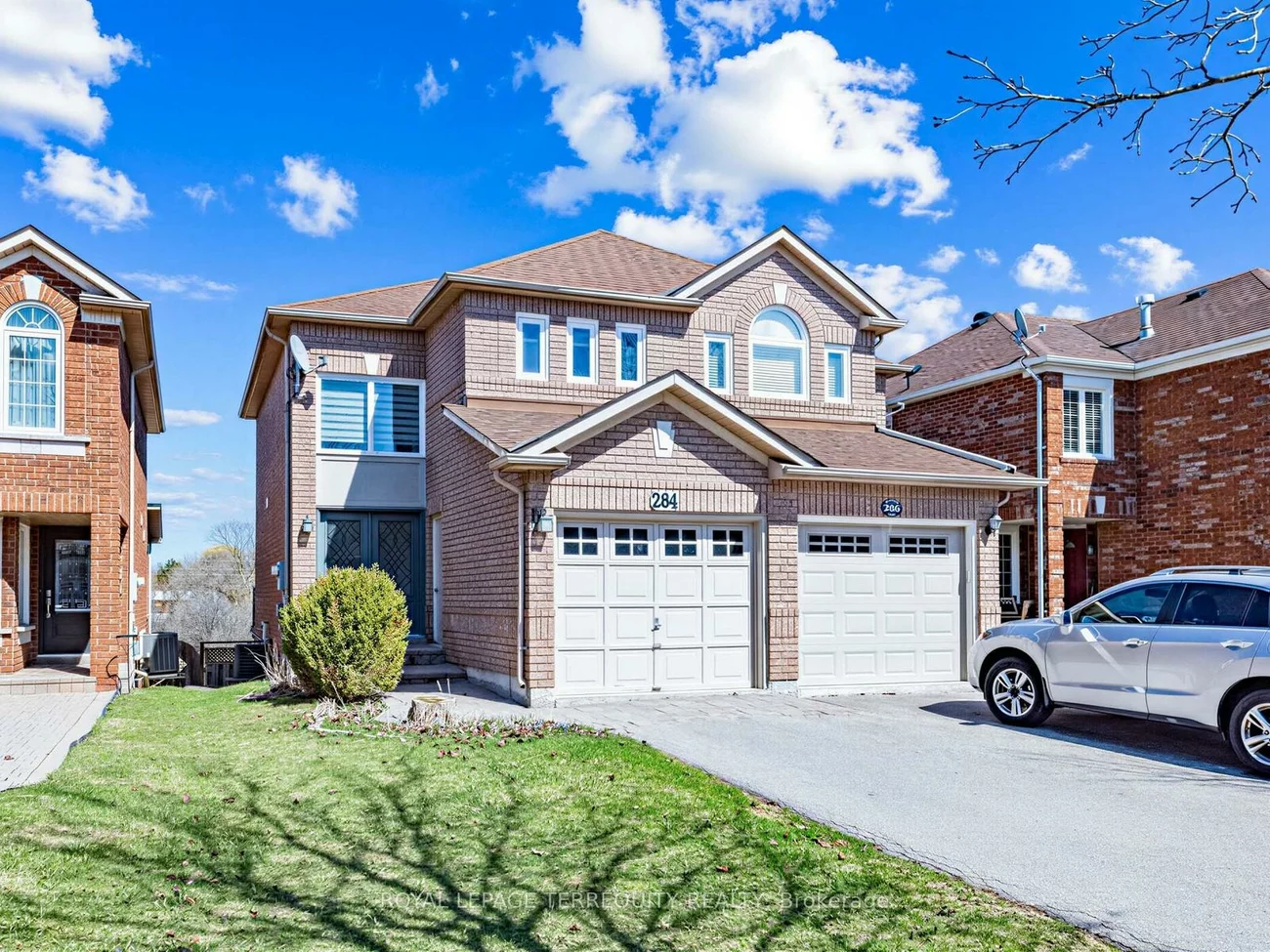284, Pinnacle, Bayview Wellington, Aurora