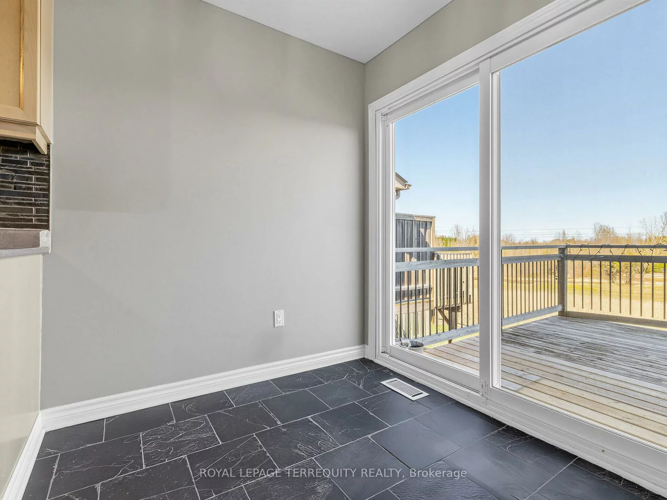 284, Pinnacle, Bayview Wellington, Aurora