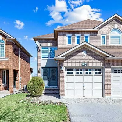 284, Pinnacle, Bayview Wellington, Aurora