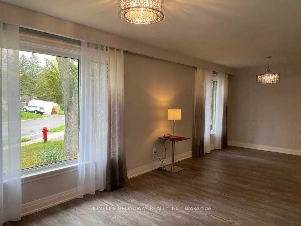 21, Algonquin, Aurora Heights, Aurora