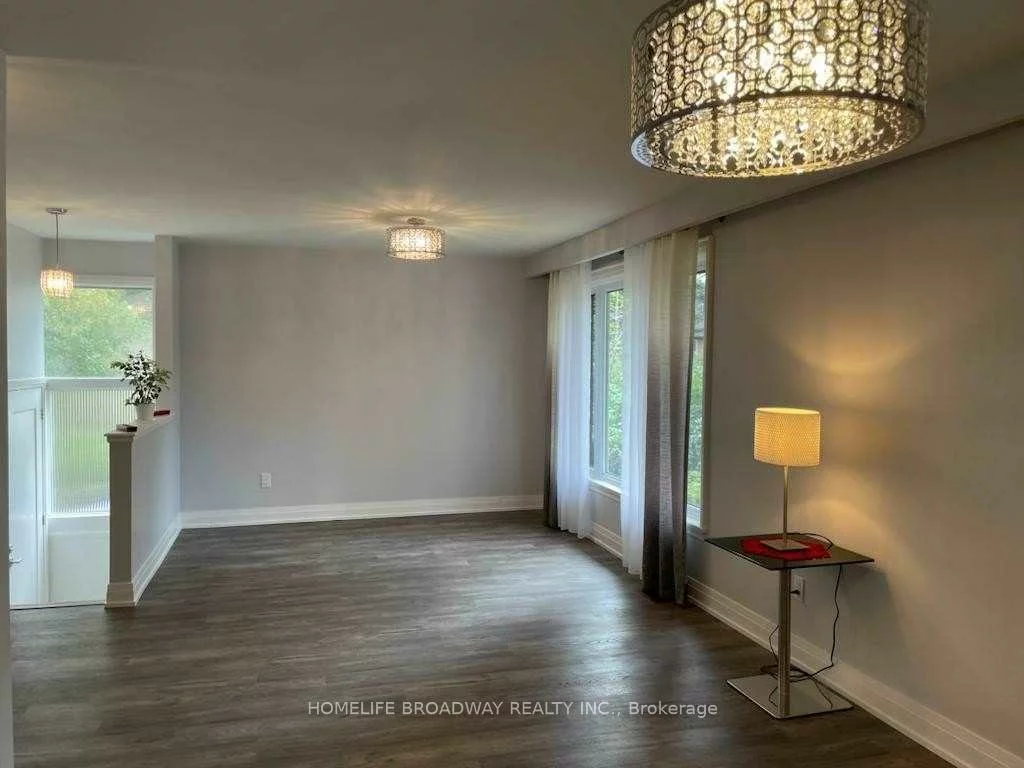 21, Algonquin, Aurora Heights, Aurora