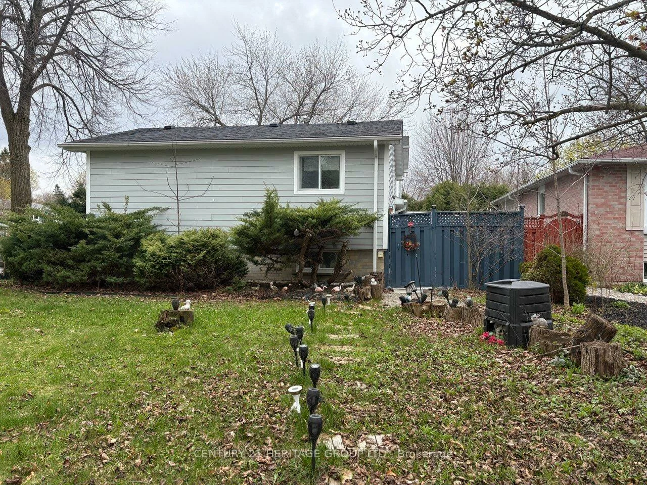 22, Cedar, Aurora Village, Aurora