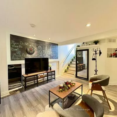 22, Cedar, Aurora Village, Aurora
