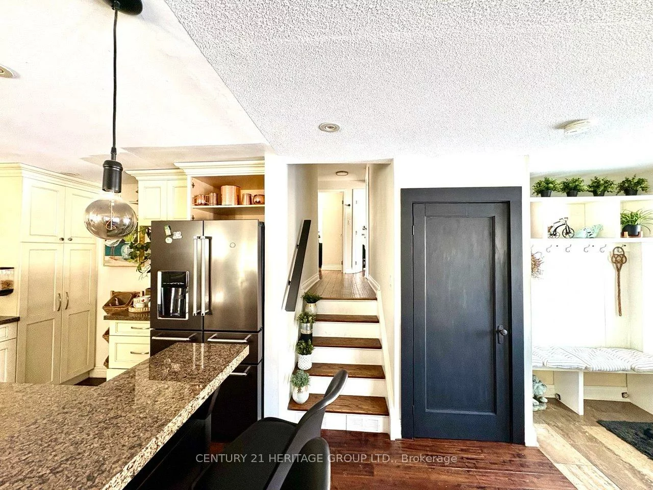 22, Cedar, Aurora Village, Aurora