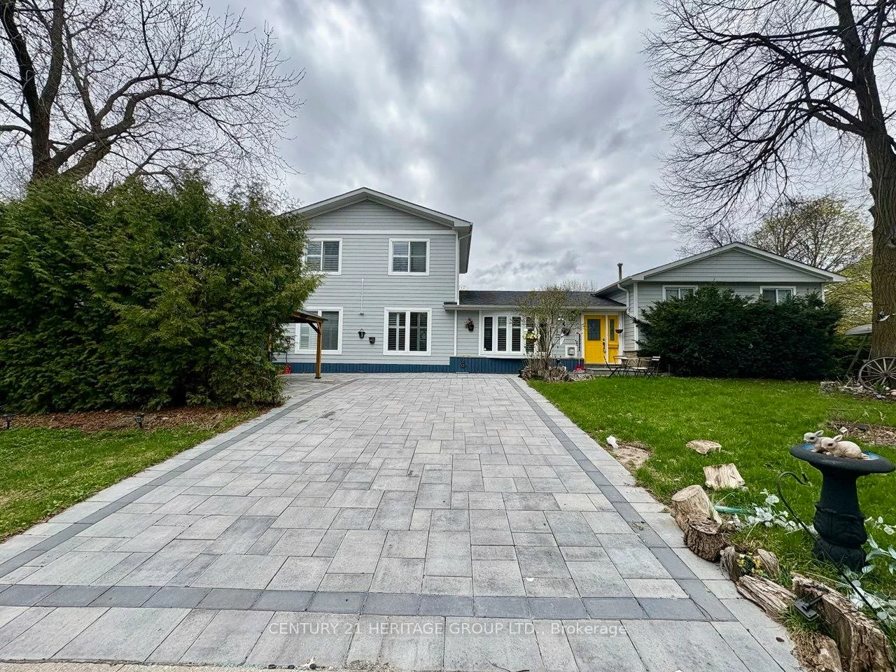 22, Cedar, Aurora Village, Aurora