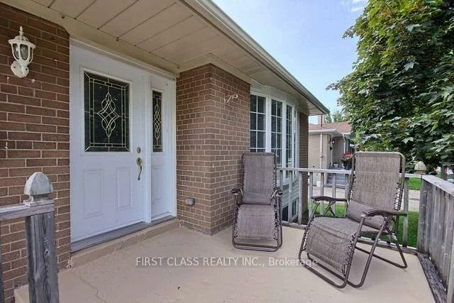 28, Collins, Aurora Heights, Aurora