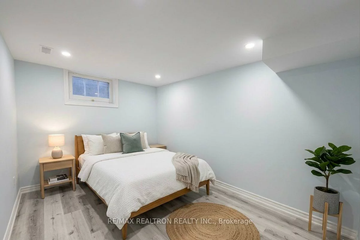 15, Haida, Aurora Heights, Aurora