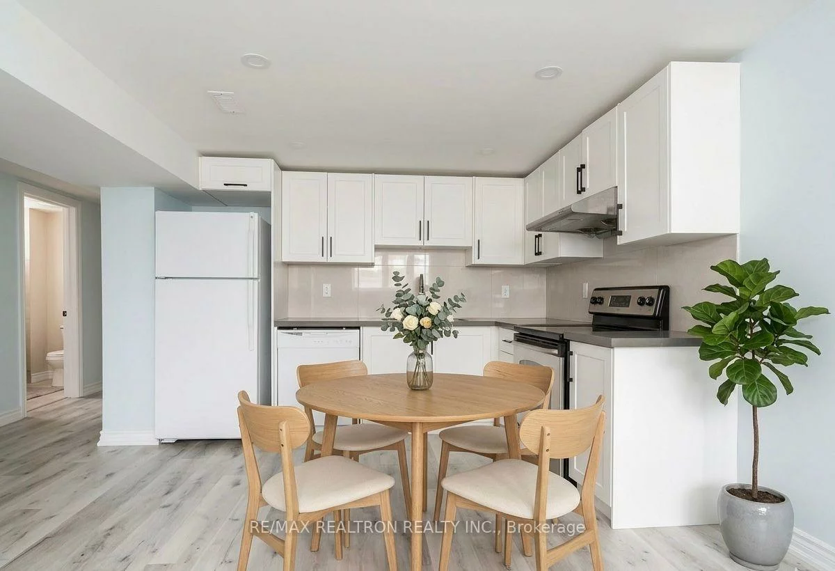15, Haida, Aurora Heights, Aurora