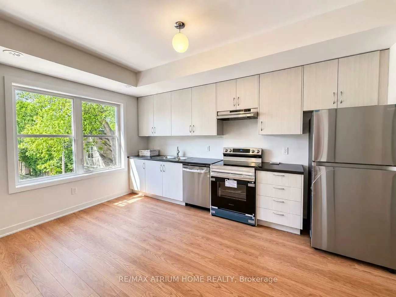 15100, Yonge, Aurora Village, Aurora