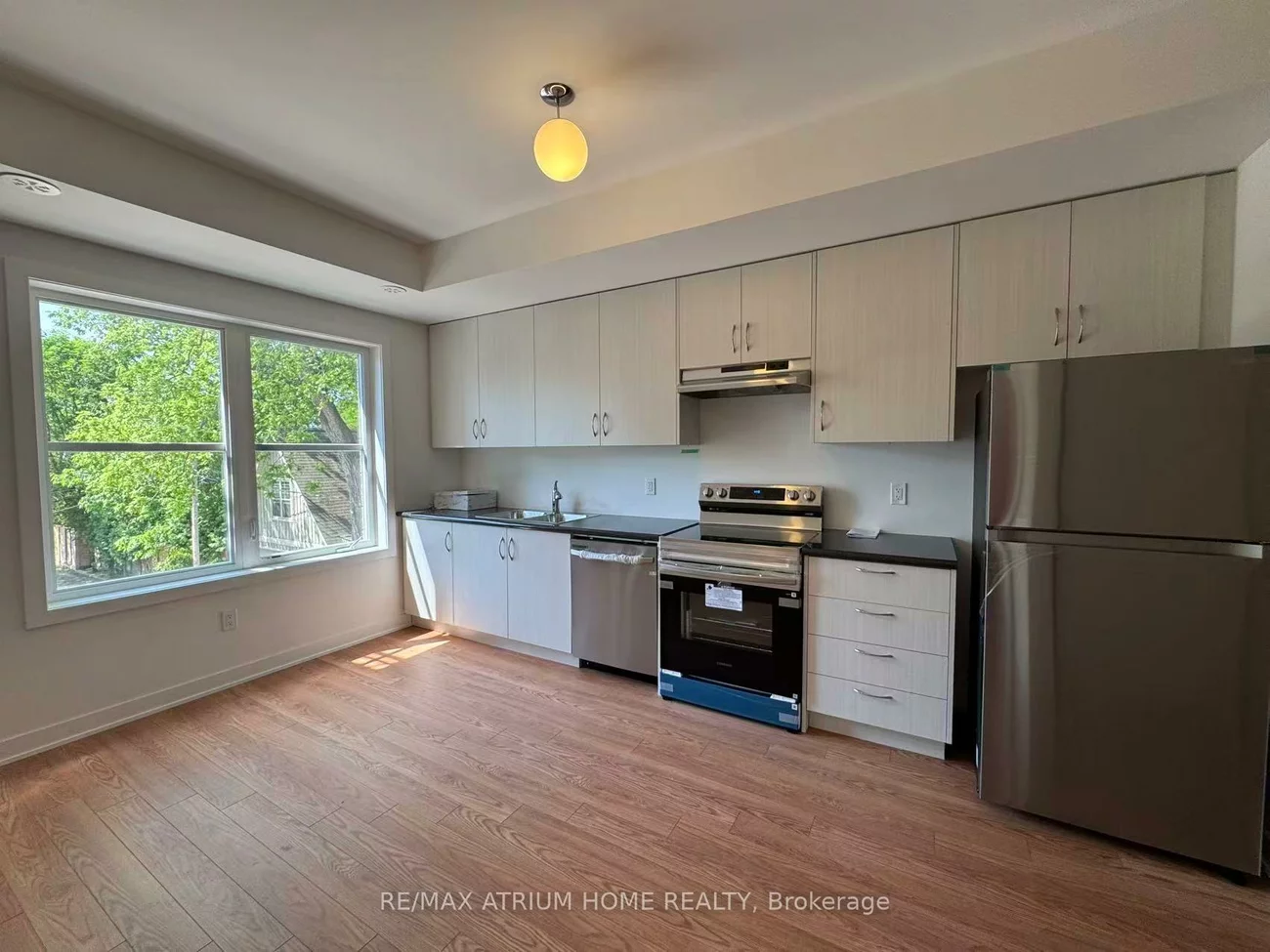 15100, Yonge, Aurora Village, Aurora