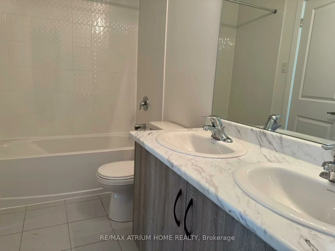 15100, Yonge, Aurora Village, Aurora